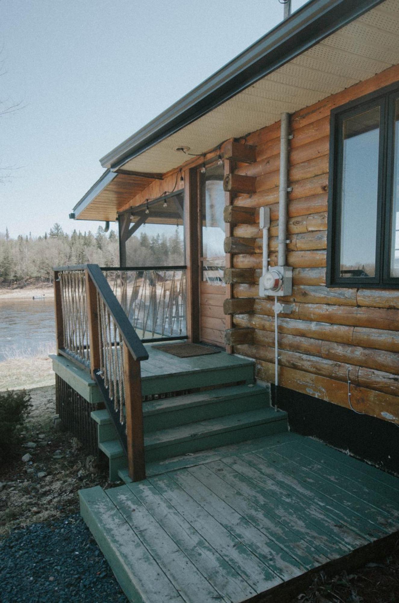 Cozy Cabin With Large Cedar Hot Tub Vila Chelmsford Exterior foto