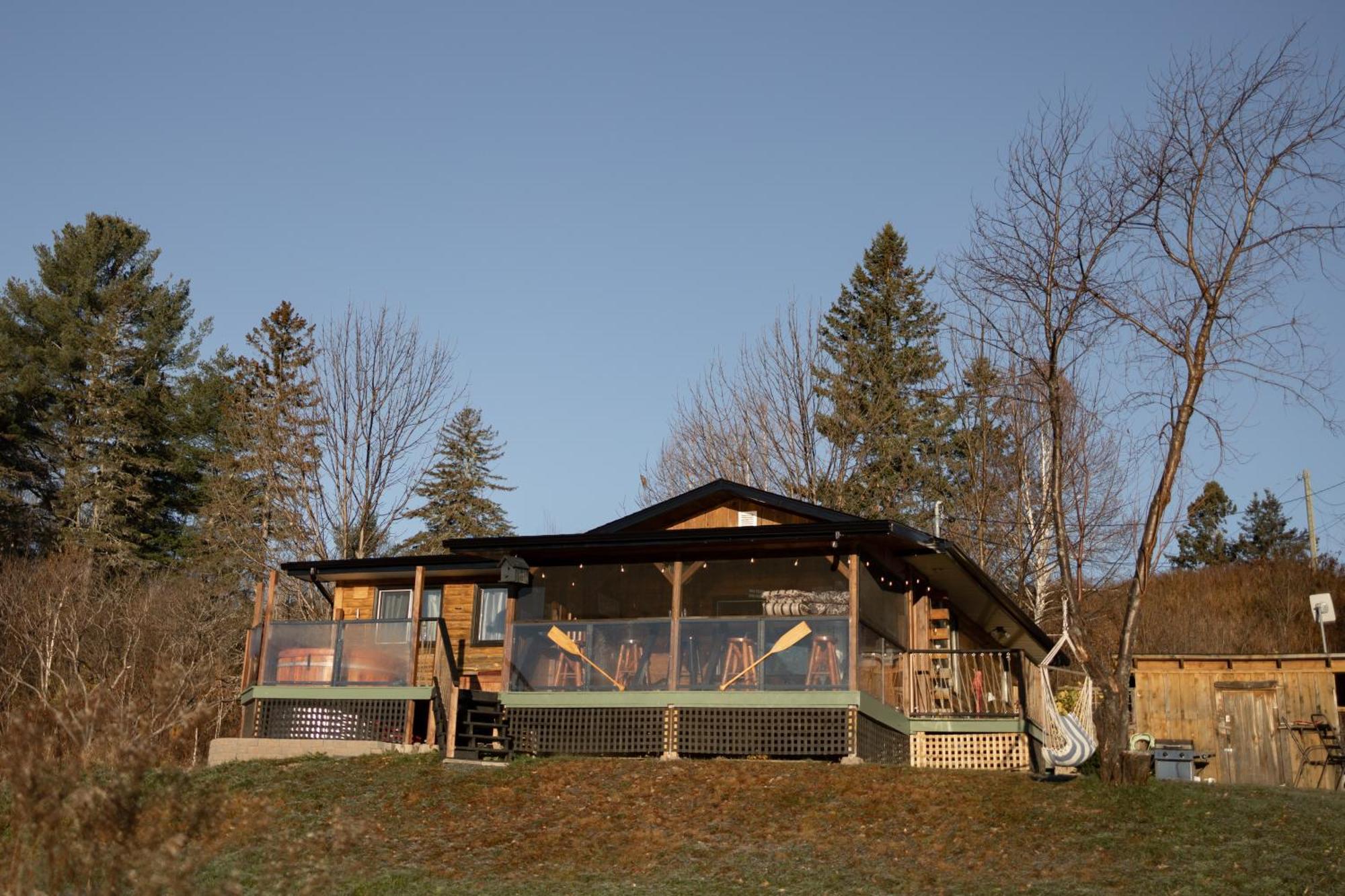 Cozy Cabin With Large Cedar Hot Tub Vila Chelmsford Exterior foto